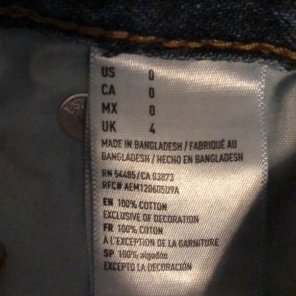 American Eagle embroidered mom shorts - Picture 3 of 4